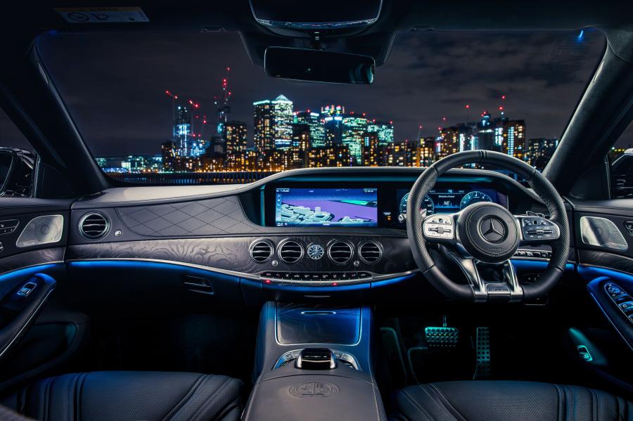 Торпедо Mercedes-AMG S63 4Matic+ Lang (V222) 2017 года  (UK) (фото 29 из 40)